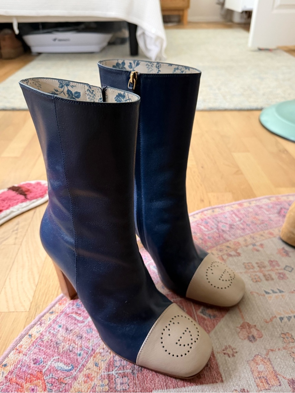 Gucci Hills Logo Bootie Boots US 9 / EU 40 Oatmeal Blue Agata